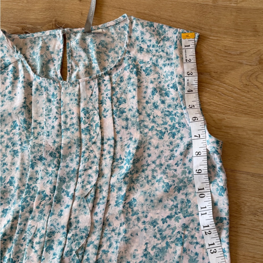 Sleeveless Floral Pleated Shell Top - Teal/White - Picture 5 of 6